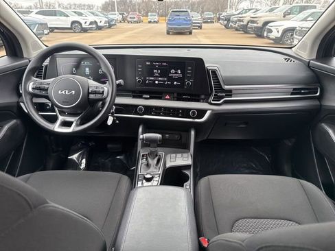Used 2025 Kia Sportage LX image 46