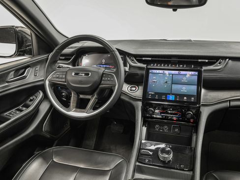 Used 2024 Jeep Grand Cherokee Limited 4xe image 30