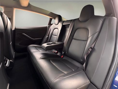 Used 2018 Tesla Model 3 Long Range image 19