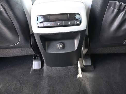 Used 2024 Hyundai Palisade SEL FWD image 22