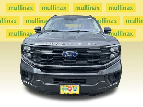 Used 2025 Ford Expedition Max Active AWD/4WD image 16