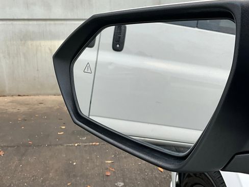 Used 2025 Hyundai Elantra Limited image 20