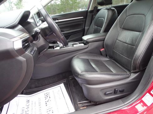 Used 2020 Nissan Altima 2.5 Platinum AWD/4WD image 2