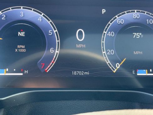 Used 2024 Jeep Grand Cherokee L Laredo w/ Luxury Tech Group I AWD/4WD image 19