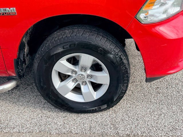 Used 2018 RAM 1500 Express AWD/4WD image 14