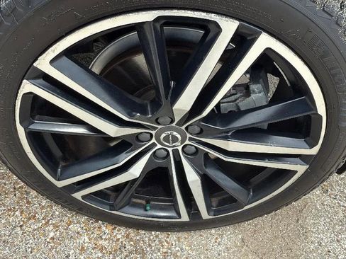 Used 2018 Volvo XC60 T6 R-Design w/ Convenience Package image 13