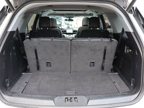 Used 2021 Ford Explorer XLT w/ Equipment Group 202A image 27
