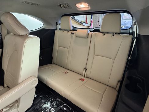 Used 2020 Toyota Highlander XLE AWD/4WD image 34
