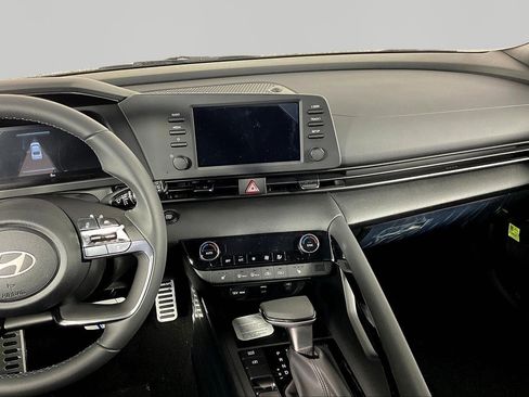 New 2026 Hyundai Elantra SEL Sport FWD image 11