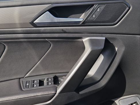 Used 2024 Volkswagen Tiguan SE image 22