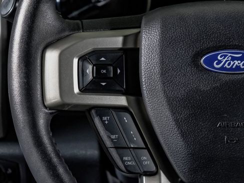 Used 2022 Ford F250 Lariat w/ Black Appearance Package image 17