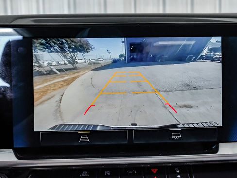 Used 2024 Chevrolet Silverado 3500 LT w/ Convenience Package image 21