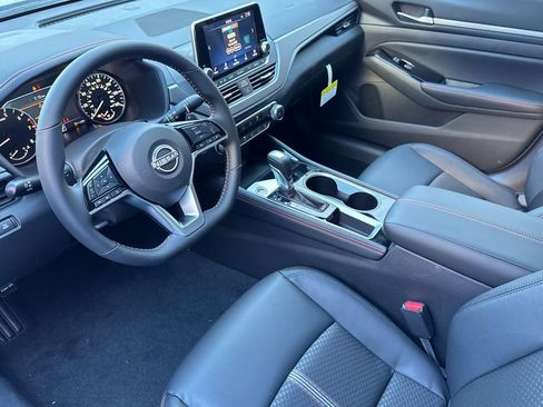 New 2025 Nissan Altima 2.5 SR image 8