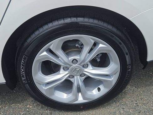 Certified 2025 Honda Accord LX image 8