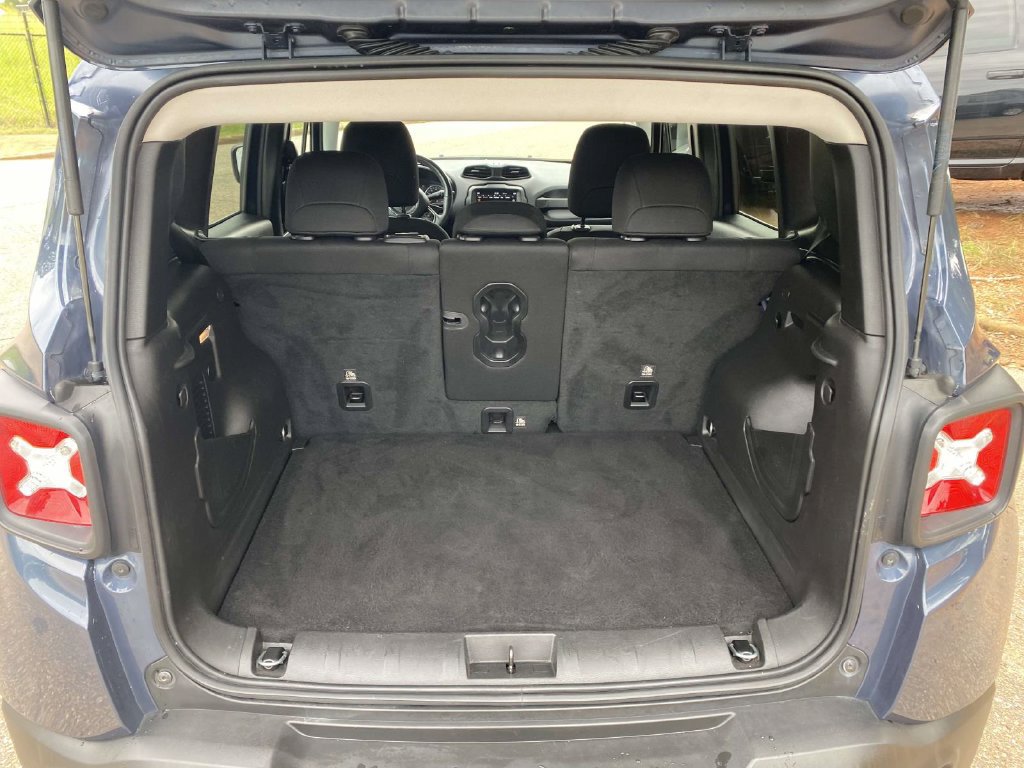 Certified 2022 Jeep Renegade Latitude w/ Convenience Group AWD/4WD image 13