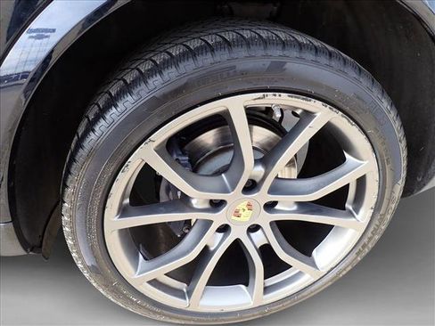 Used 2021 Porsche Cayenne image 7