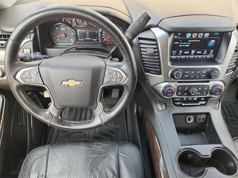 Used 2018 Chevrolet Suburban LT image 11