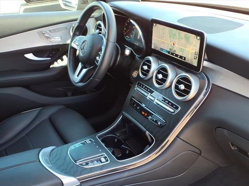 Used 2022 Mercedes-Benz GLC 300 image 10