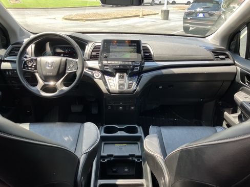 Used 2023 Honda Odyssey Elite image 32