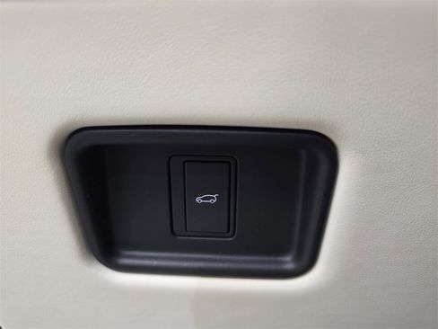 Used 2024 Land Rover Range Rover SE image 28