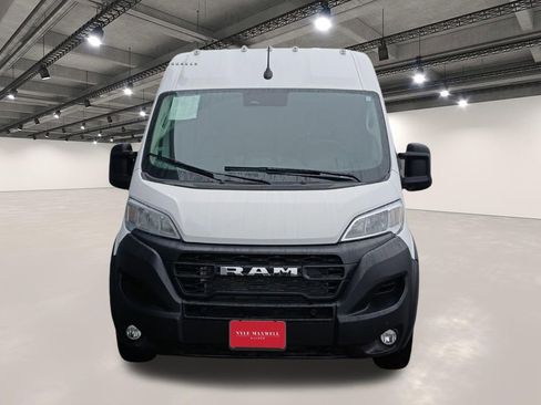 Used 2026 RAM ProMaster 2500 w/ Safety Group FWD image 18