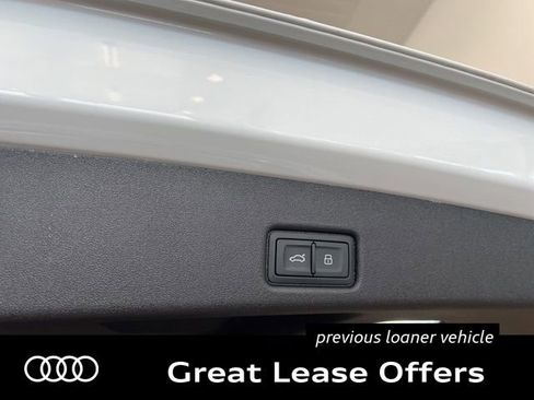 Used 2025 Audi Q5 Premium w/ Convenience Package AWD/4WD image 18