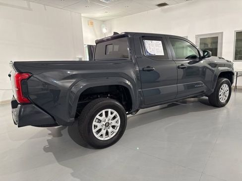 Used 2024 Toyota Tacoma SR5 w/ SR5 Upgrade Package RWD image 12