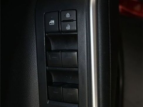 Used 2024 Toyota Highlander XSE image 12