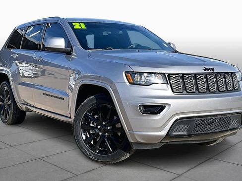Used 2021 Jeep Grand Cherokee Laredo X image 2