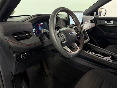 Used 2025 Ford Explorer ST-Line image 22