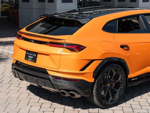 Used 2023 Lamborghini Urus Performante image 3