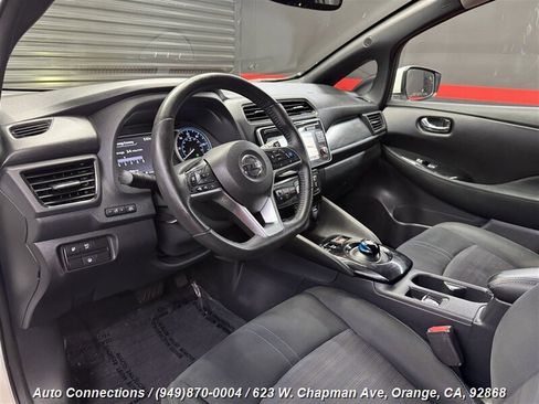 Used 2018 Nissan Leaf SV w/ SV Technology Package image 11
