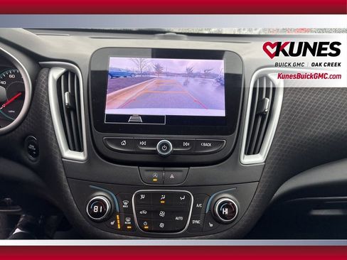 Used 2023 Chevrolet Malibu LT image 21