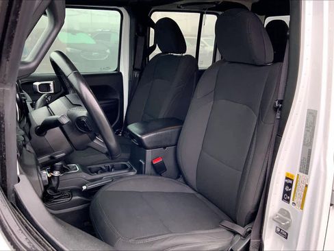 Used 2022 Jeep Gladiator Sport image 8