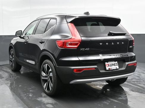 Used 2025 Volvo XC40 B5 Ultra w/ Climate Package AWD/4WD image 11