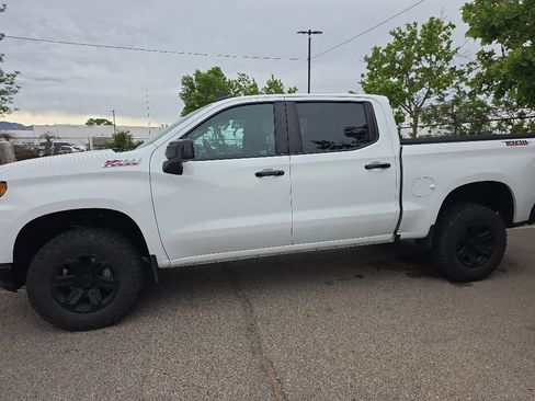 Used 2022 Chevrolet Silverado 1500 LT Trail Boss w/ Bed Protection Package AWD/4WD image 2