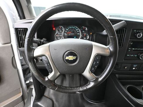 Used 2017 Chevrolet Express 3500 image 25