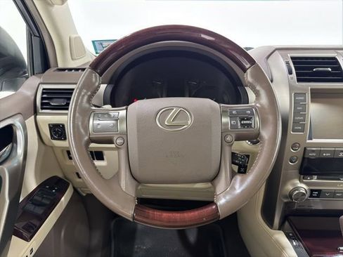 Used 2018 Lexus GX 460 Premium w/ Premium Package AWD/4WD image 30