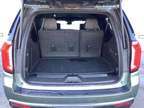 Used 2024 GMC Yukon XL Denali w/ Advanced Technology Package image 16