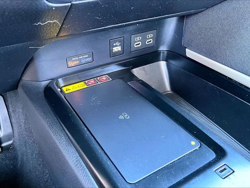 Used 2025 Toyota Camry LE FWD image 31