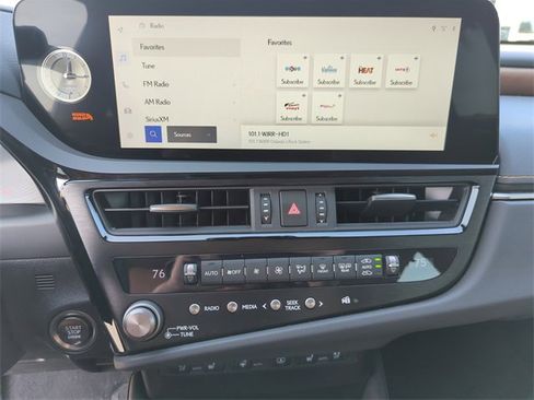 Used 2023 Lexus ES 350 Ultra Luxury image 29