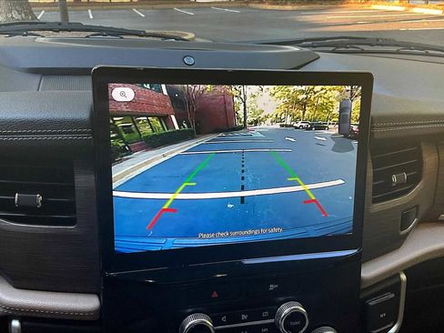 Used 2023 Ford Expedition Limited image 55