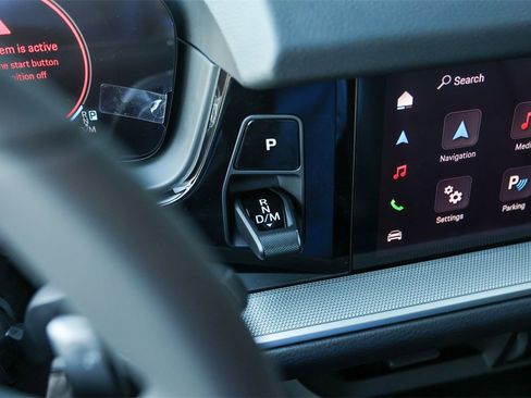 Used 2025 Porsche Cayenne image 17