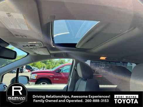 Used 2022 Toyota Sienna XLE w/ XLE Plus Package AWD/4WD image 11