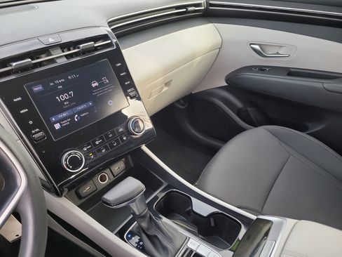 Used 2022 Hyundai Tucson SE image 20