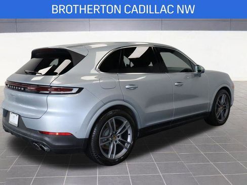 Used 2024 Porsche Cayenne image 7