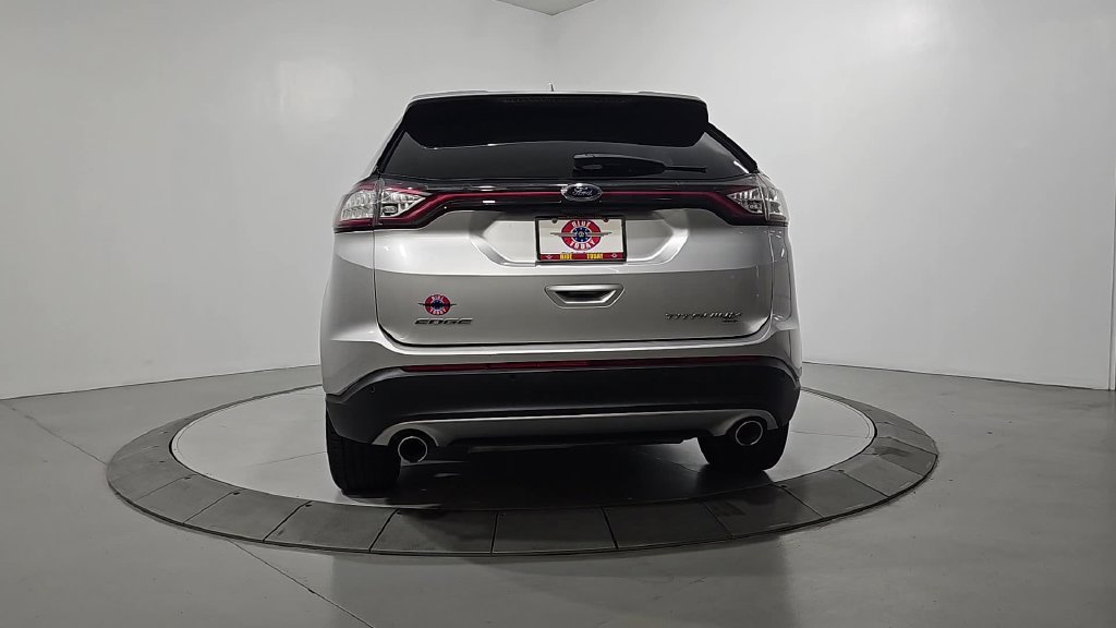 Used 2018 Ford Edge Titanium AWD/4WD image 4