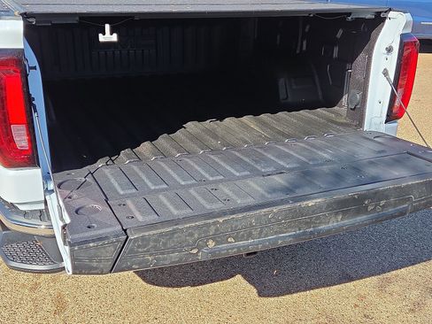 New 2026 GMC Sierra 1500 SLT AWD/4WD image 8