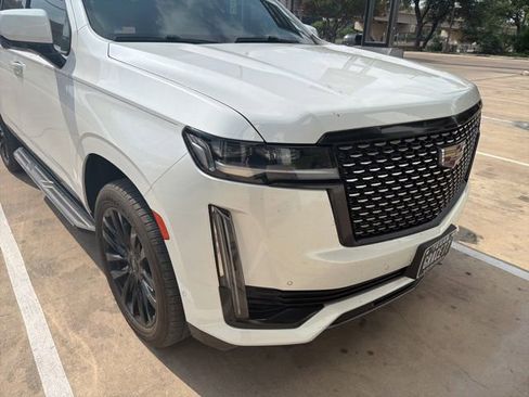 Used 2021 Cadillac Escalade Premium Luxury RWD image 45