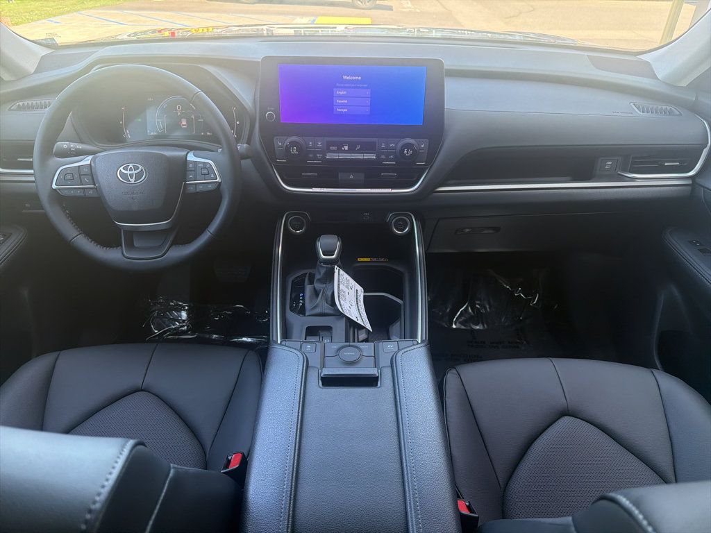 New 2026 Toyota Grand Highlander XLE FWD image 25